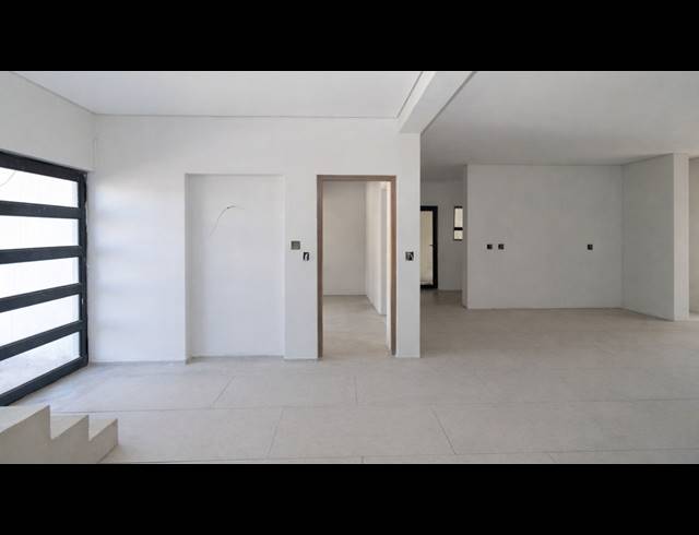 4 BEDROOM HOUSE FOR SALE IN SANDOWN